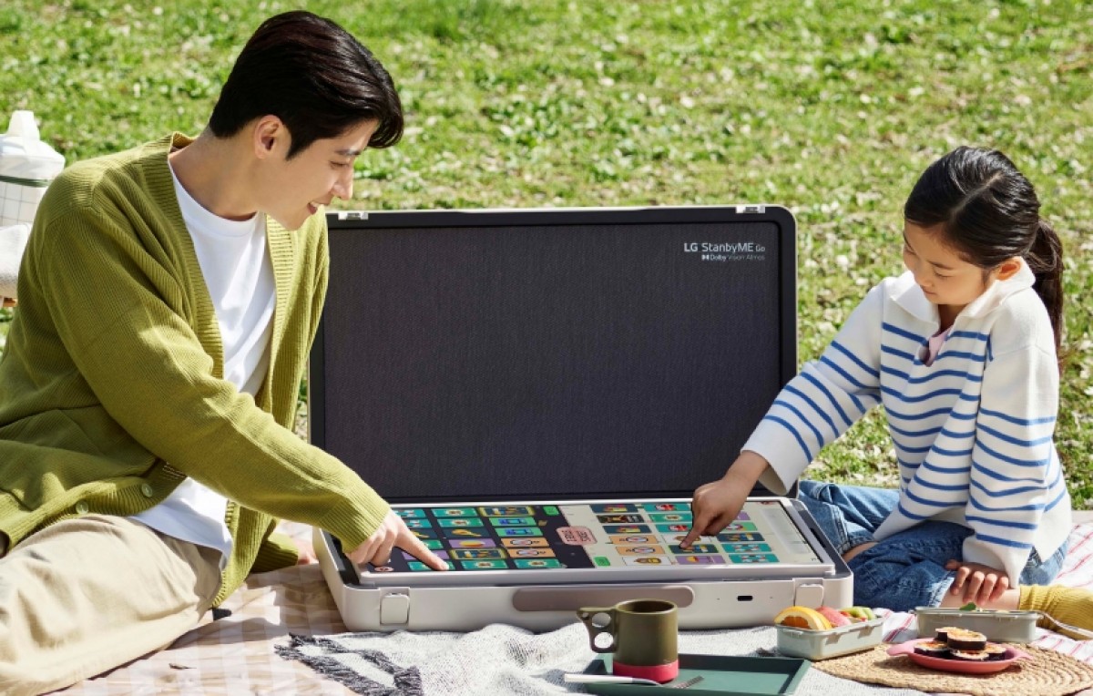 LG StanbyME Go puts a screen and some speakers in a briefcase